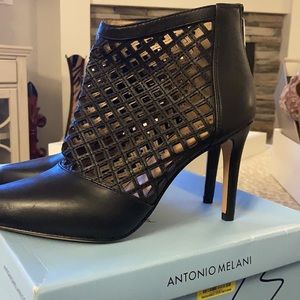 NWT Antonio Melani Mena Booties Heels